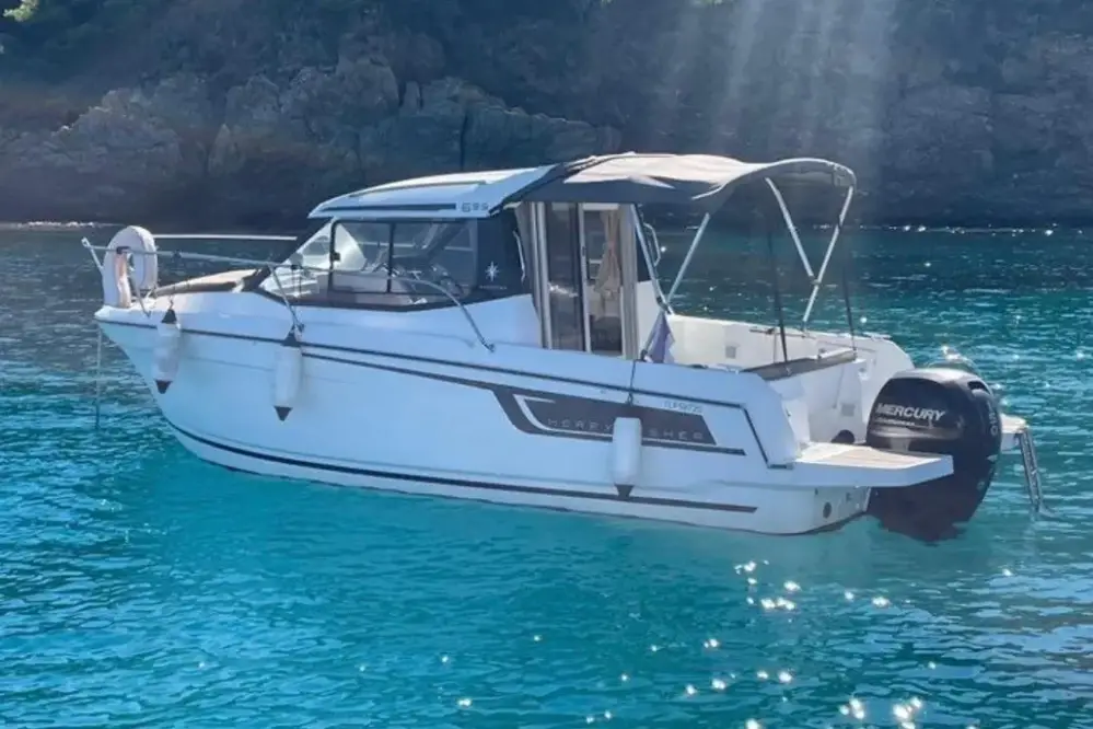 2017-jeanneau-merry-fisher-695-power