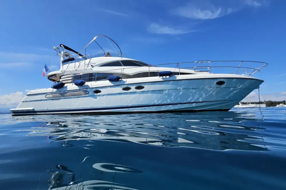 Fairline Squadron 52 fly