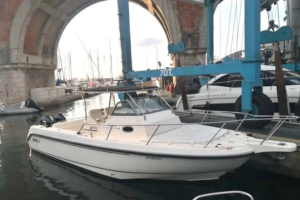 2000-boston-whaler-28-outrage