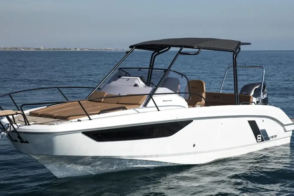 2022-benetau-flyer8-sundeck