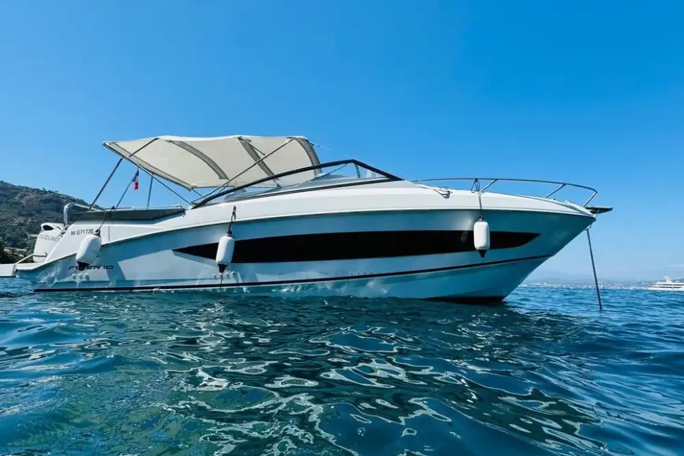 2024-beneteau-flyer-10