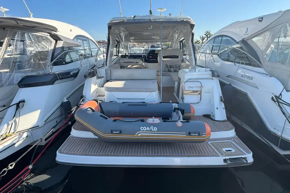 2023-beneteau-gran-turismo-36